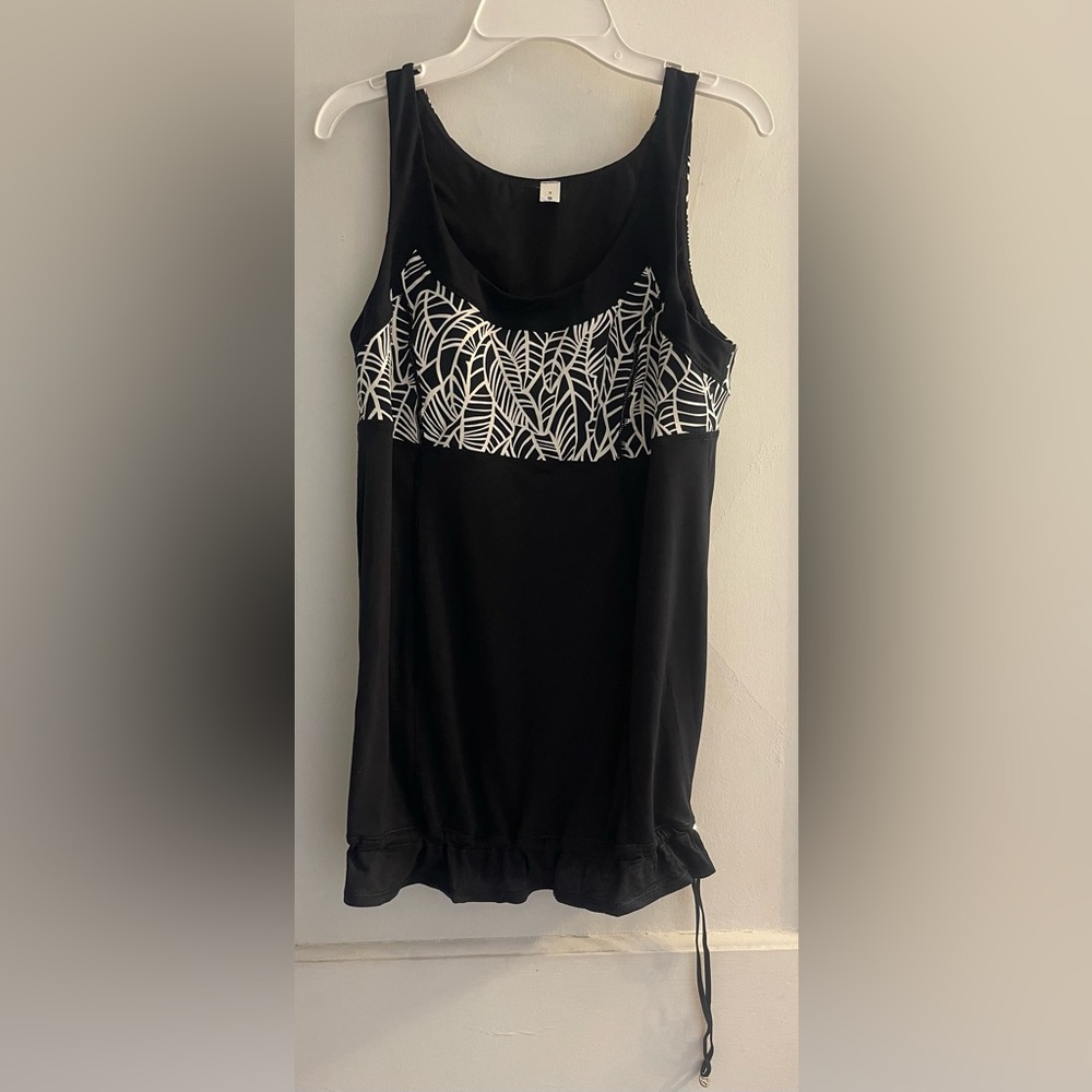 Lululemon Run: Ta Ta Topper Size 8